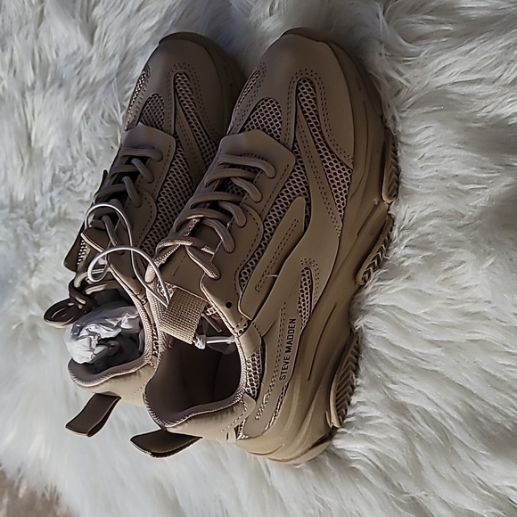 Steve Madden Tan Sneaker - Picture 2 of 4